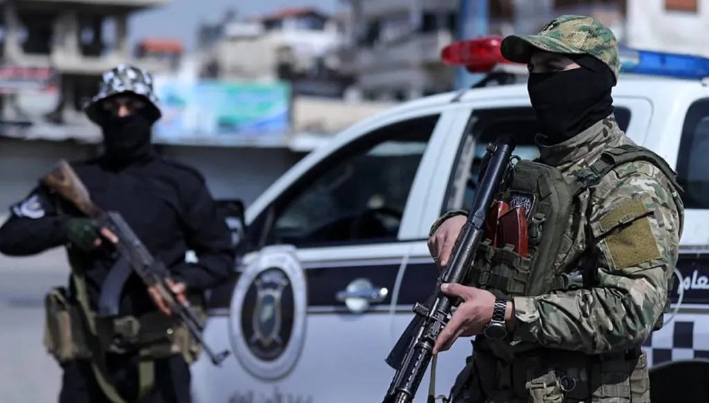 عام على إدارة العمليات العسكرية... عقدة سوريا تكمن في العقلية الفصائلية