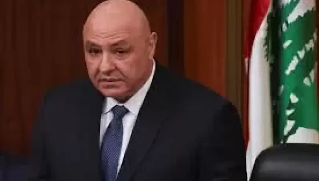 الخادم الأول