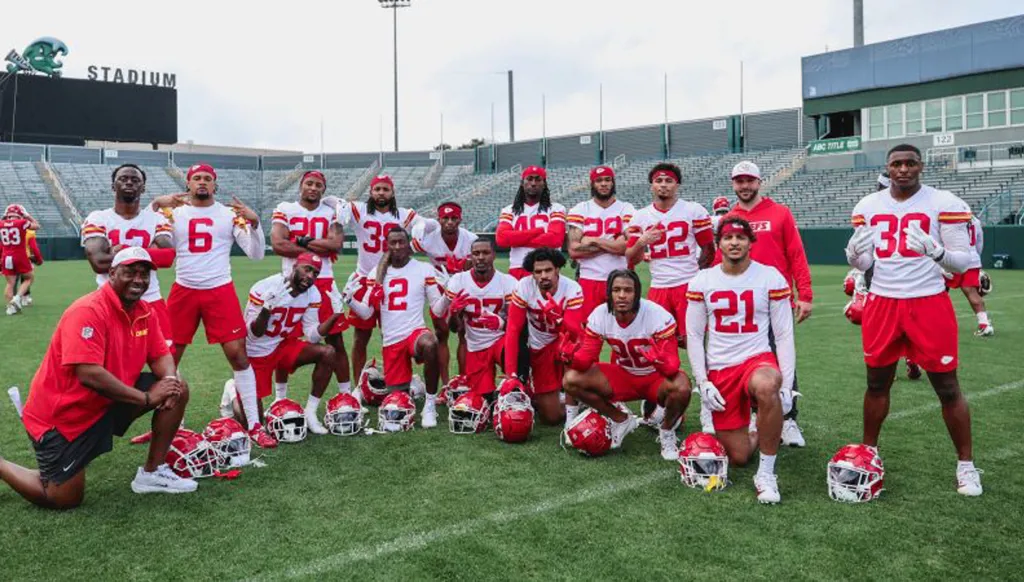 كانساس تشيفز يبحث عن إنجاز تاريخي في "السوبر بول" بحضور ترامب