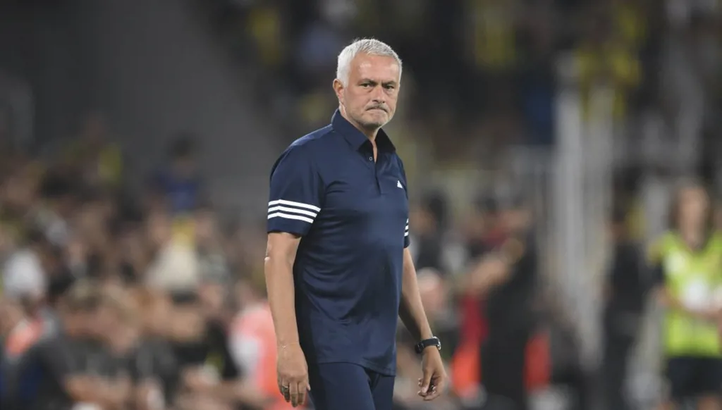 أول خطوة رسمية من بنفيكا للتعاقد مع مورينيو