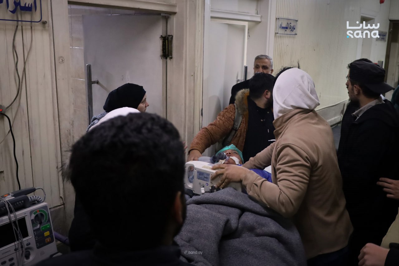 أحد المصابين جراء الاشتباكات (سانا)