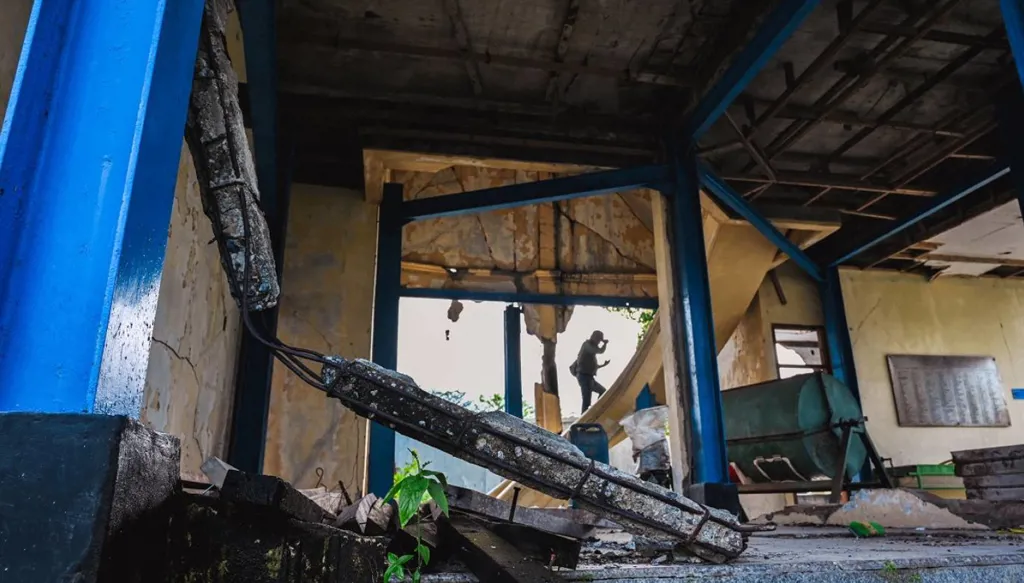 زلزال بقوة 6.6 درجأت يهز بحر باندا بإندونيسيا