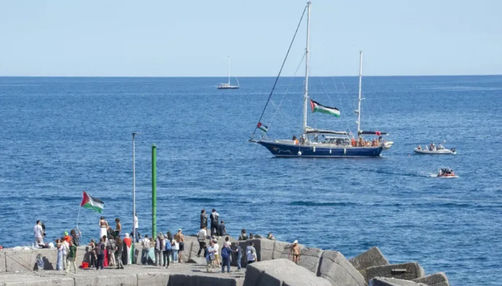 كيف ستتعامل إسرائيل مع سفينة "مادلين" القادمة إلى غزة؟