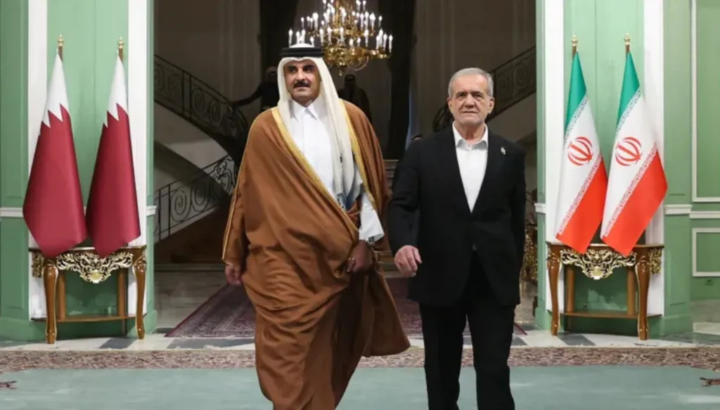 أمير قطر يشدد باتصال مع الرئيس الإيراني على ضرورة خفض التصعيد