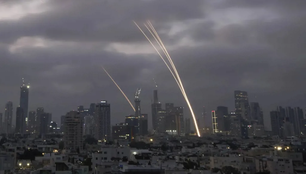 جولة جديدة من القصف بين إسرائيل وإيران: نتنياهو وبزشكيان يتبادلان الوعيد بضربات أقوى... "النهار" في تغطية مباشرة