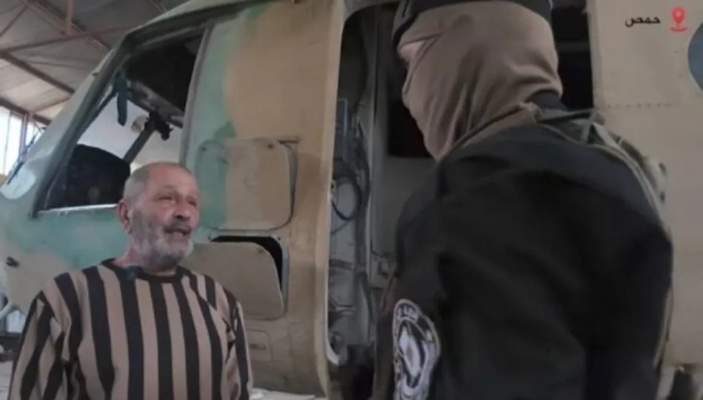 نفذ مئات الهجمات بالبراميل المتفجرة... "راجح ونوس" بقبضة الأمن السوري (فيديو)