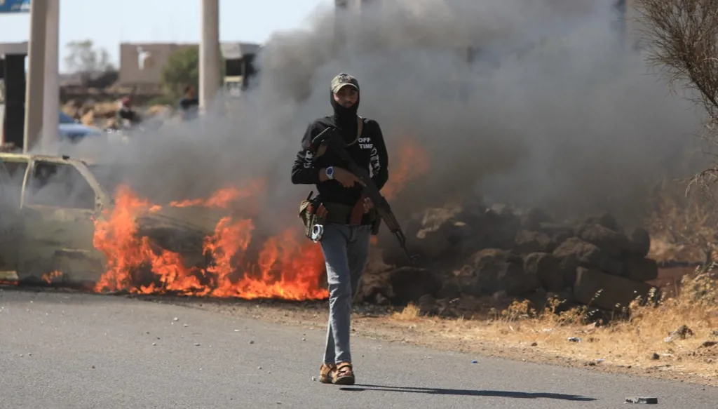 بعد نحو 100 قتيل... الأنظار تتجه إلى مفاوضات وقف النار في السويداء