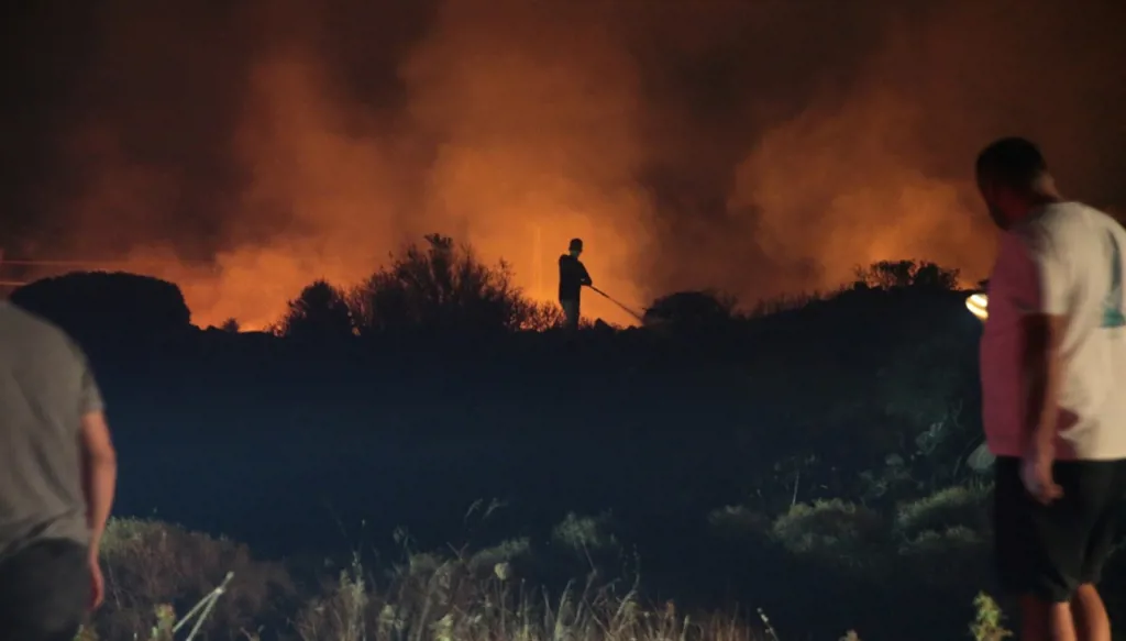 تركيا تسجل وفاة شخص ثالث بسبب الحرائق