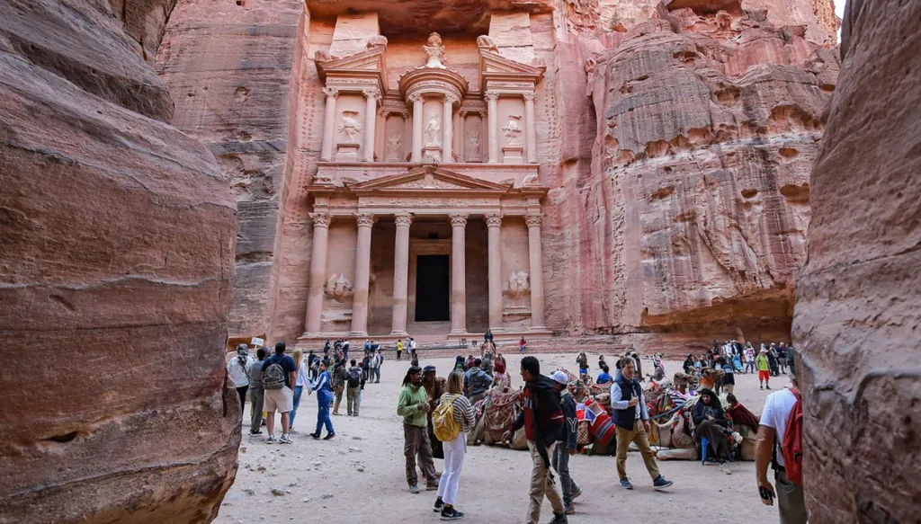 بعد خسائر فادحة... هل تستجيب الحكومة الأردنية لمطالب مستثمري القطاع السياحي؟