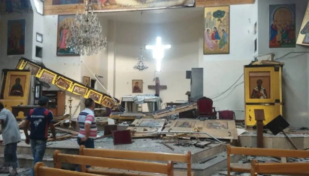 مقتل وإصابة العشرات... انتحاري من "داعش" يفجر نفسه داخل كنيسة في دمشق (فيديو)