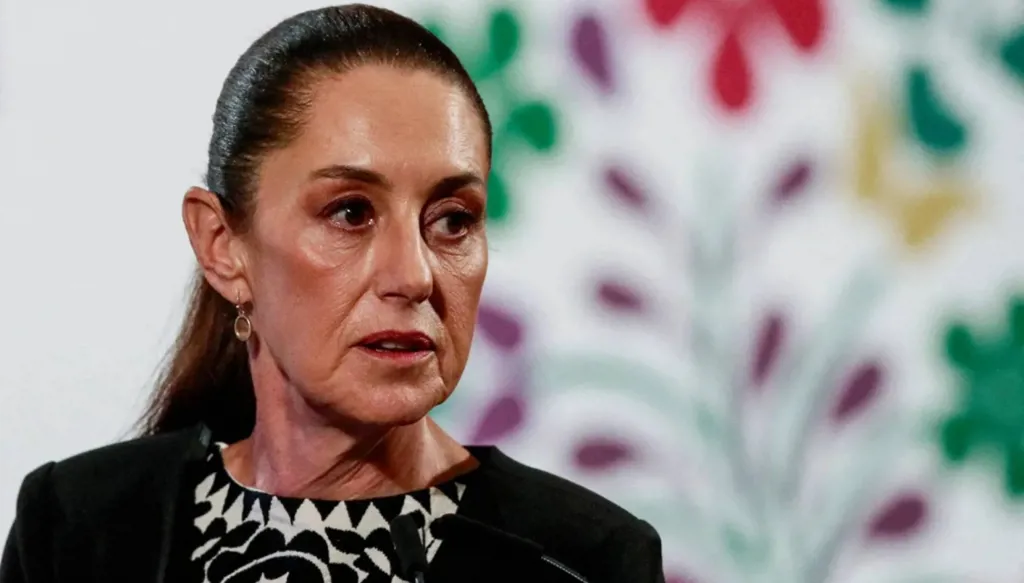 رئيسة المكسيك تطالب أميركا بعدم معاملة المهاجرين مثل "المجرمين"