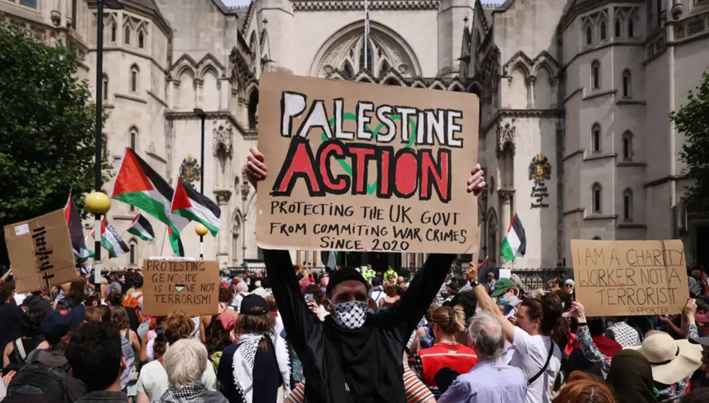 بريطانيا تعتقل عشرات من مؤيدي حركة "فلسطين أكشن"