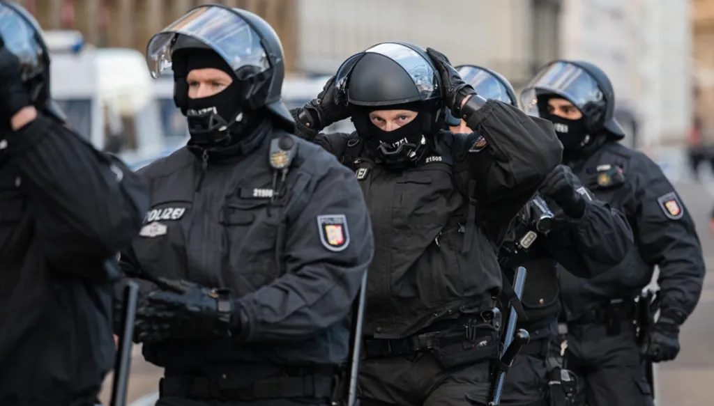 توقيف سوري في ألمانيا للاشتباه بارتكابه جرائم ضد الإنسانية