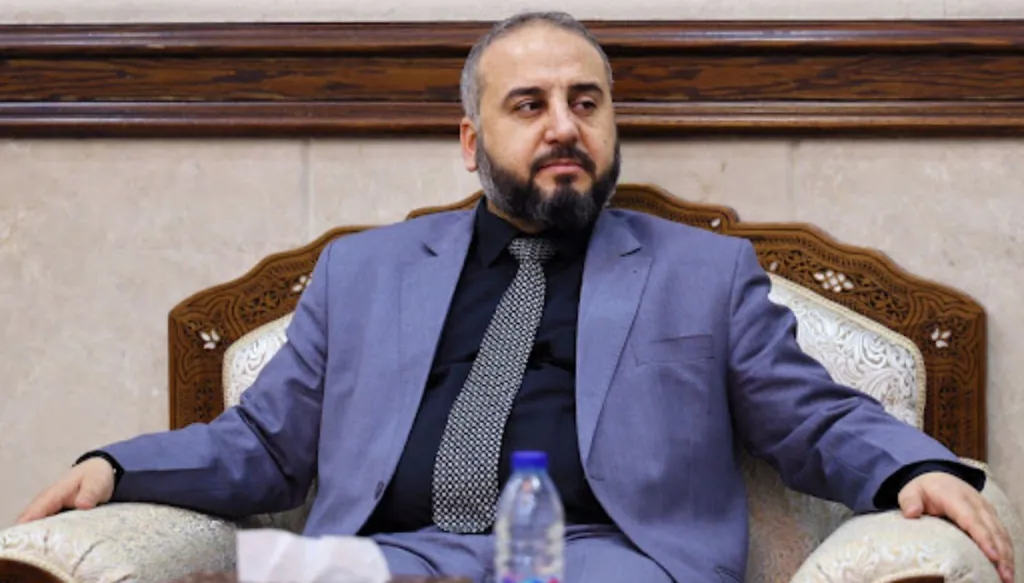 وزير الدفاع السوري: سنرسل قادة الفصائل إلى الكلية العسكرية قبل ترقيتهم