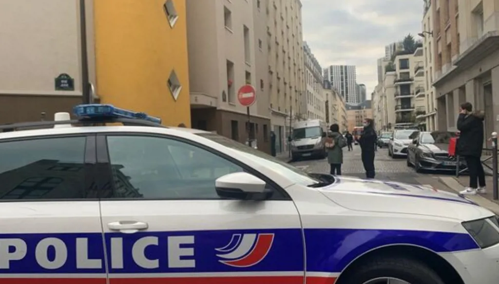 اللاجئون السوريون في فرنسا يمكنهم العودة موقتا إلى بلدهم