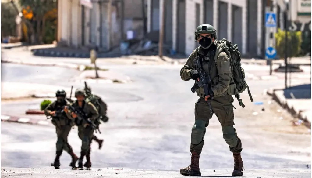 الجيش الإسرائيلي يعلن قتل فلسطيني في الضفة