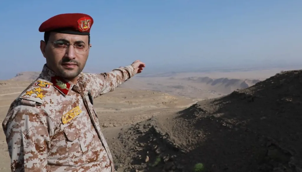 الحوثيون: استهدفنا 3 سفن إمداد أميركية ومدمرتين