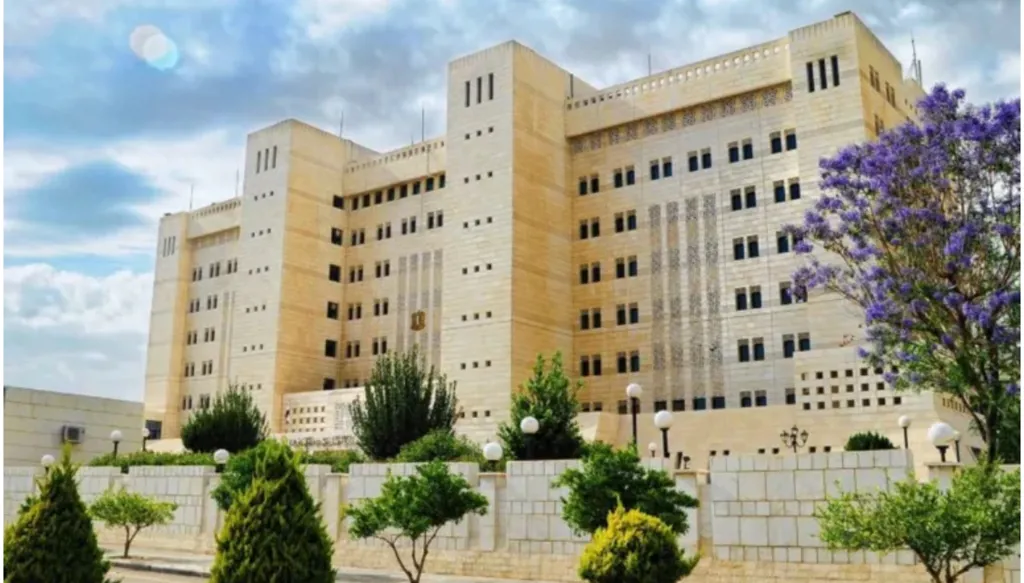 سوريا ترحب بتصريحات ترامب بشأن إمكانية رفع العقوبات المفروضة عليها