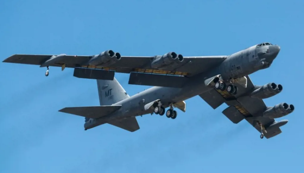 مقاتلتان روسيتان تعترضان قاذفتين أميركيتين قرب كالينينغراد