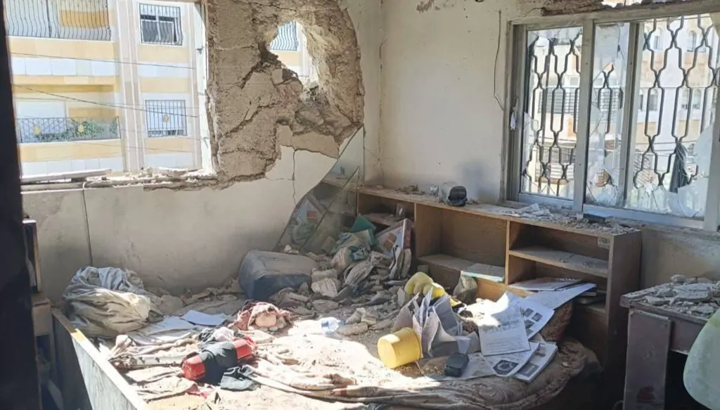 إصابات وأضرار وإسقاط مُسيّرة... أردنيون يوثقون آثار المواجهة الإسرائيلية - الإيرانية  (صور وفيديو)