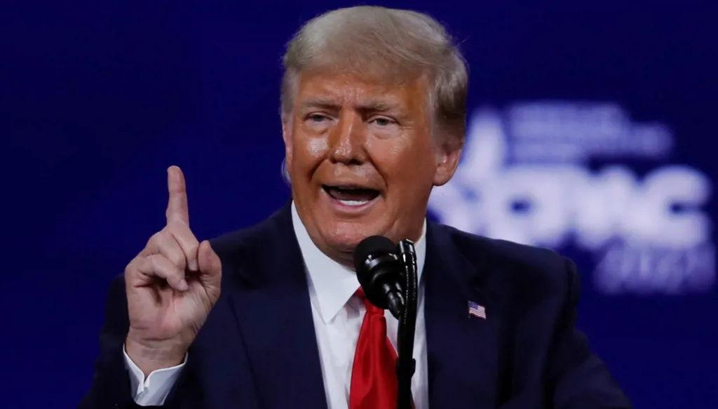 ترامب: بوتين يلعب بالنار... بماذا ردّت روسيا؟