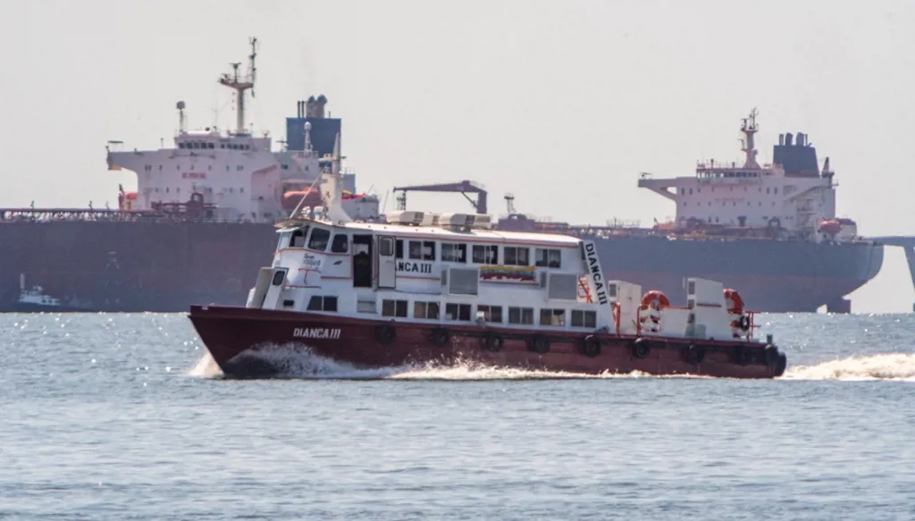 الولايات المتحدة تصادر ناقلة نفط قبالة فنزويلا