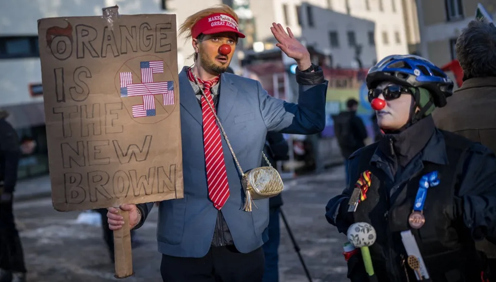 مئات يتظاهرون في دافوس ضد المنتدى الاقتصادي العالمي وترامب