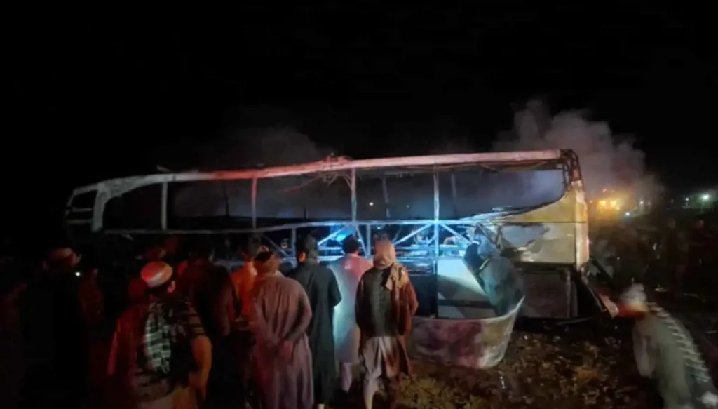 مقتل 71 شخصاً في حادث سير غرب أفغانستان