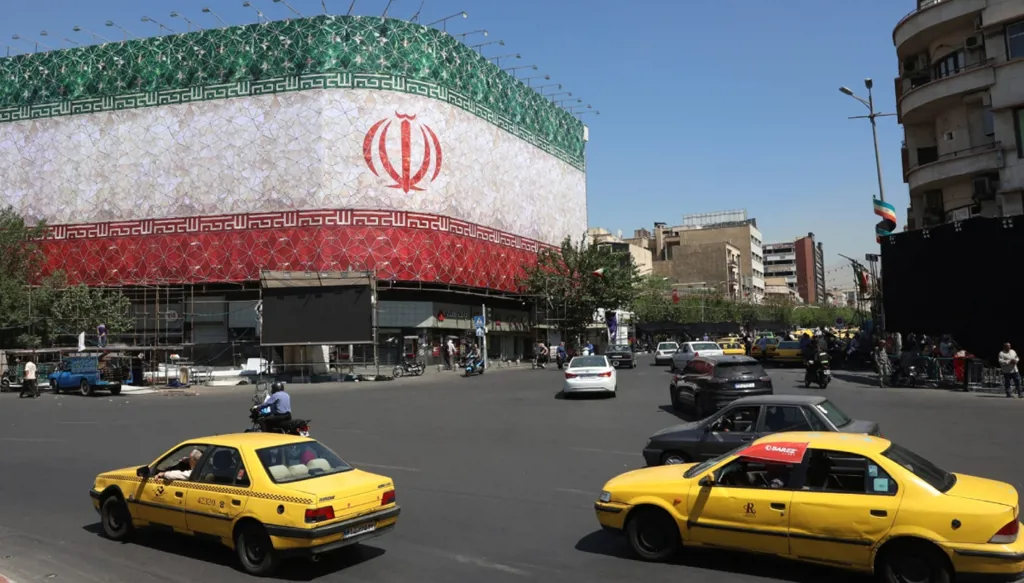 حافز لإبرام اتفاق نهائي مع أميركا... صندوق بـ300 مليار دولار لتحفيز الاستثمار في إيران