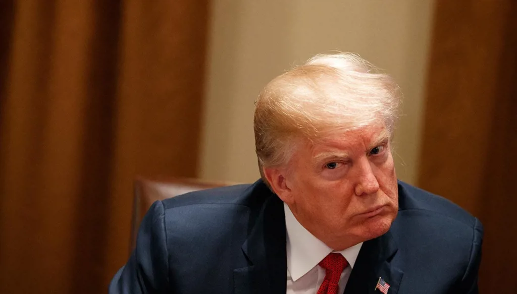 استطلاع: شعبية ترامب تتراجع إلى 39% بسبب الاقتصاد