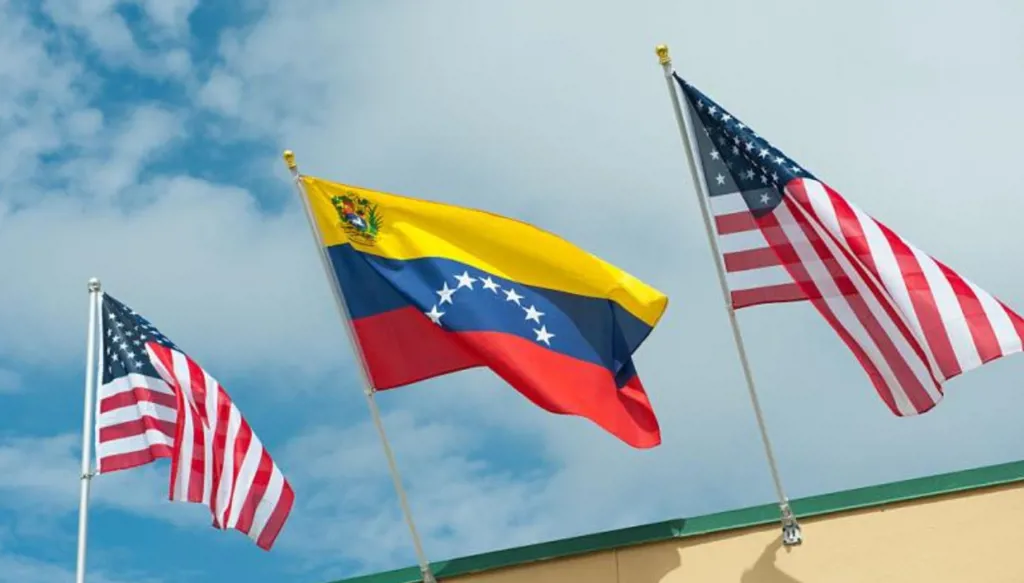 رداً على التحركات الأميركية... فنزويلا ترسل سفناً حربية ومسيرات إلى مياهها الإقليمية