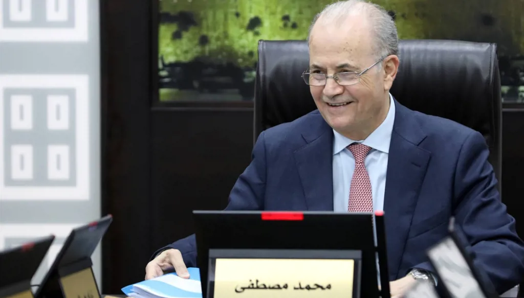 رئيس الوزراء الفلسطيني يحذر من انزلاق غزة إلى الفوضى