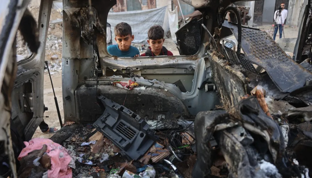 إسرائيل: قتلنا 5 مسؤولين في حماس... والحركة تطالب بوقف فوري لخروقات وقف النار