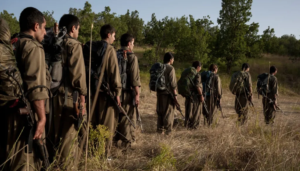 "بما يشمل سوريا"... أنقرة تطالب جميع الفصائل الكردية بتسليم سلاحها