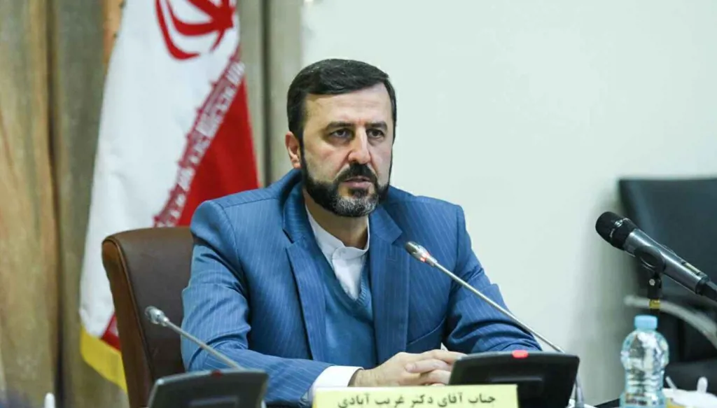 حذّرت من "عواقب"... إيران بعد اجتماع مع القوى الأوروبية: ملتزمون بالديبلوماسية