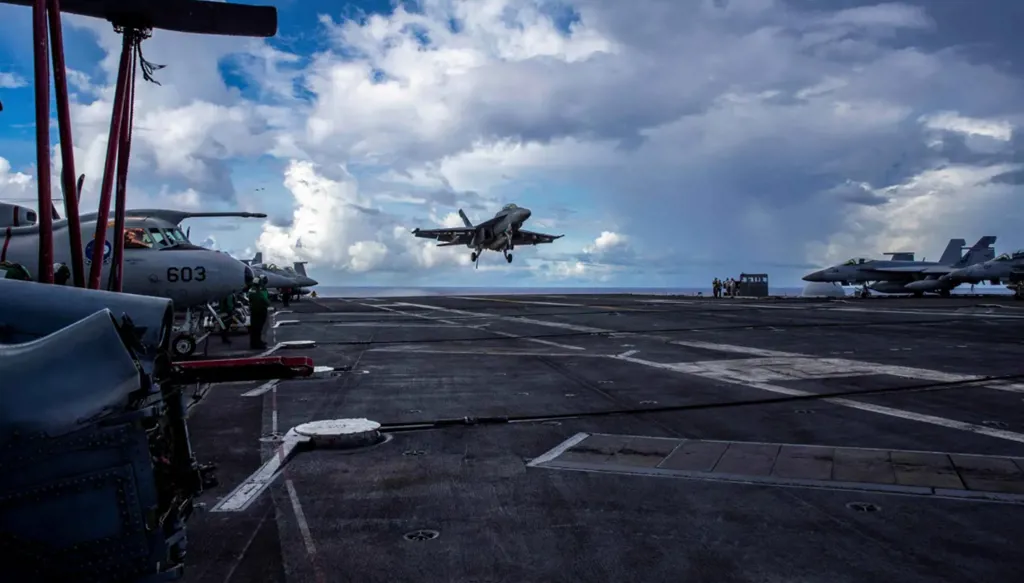 إعلام عبري: هذا الصاروخ الذي اضطر ترامب لوقف الهجمات ضد الحوثيين