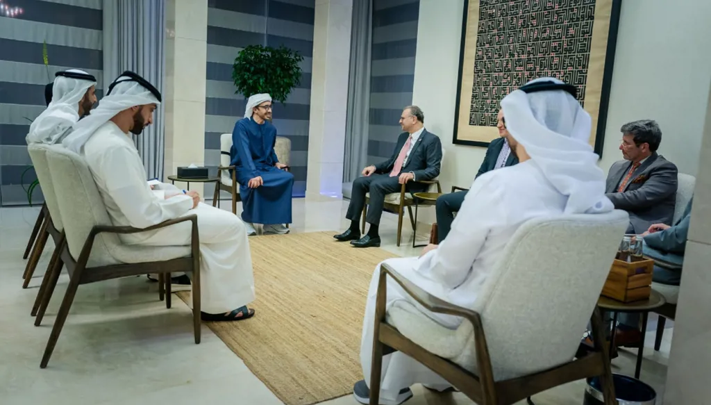 عبدالله بن زايد ومسعد بولس يبحثان التطورات في السودان