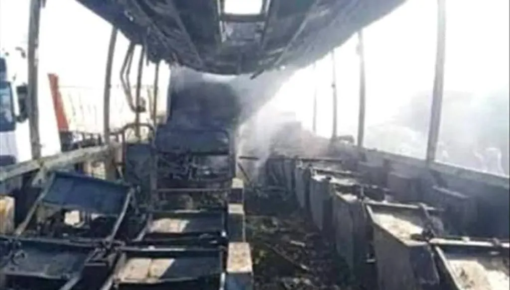 حادث مروري مروع يودي بحياة 17 شخصاً في اليمن (فيديو)