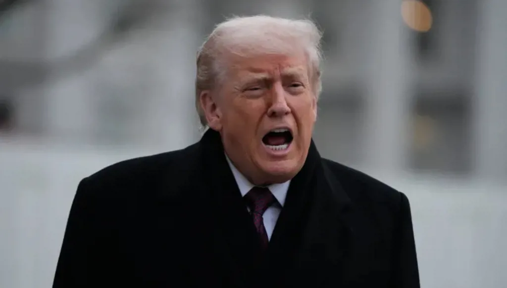 "تحرُك في وجه الصين"... ترامب سيدلي بإعلان بشأن صناعة السفن العسكرية