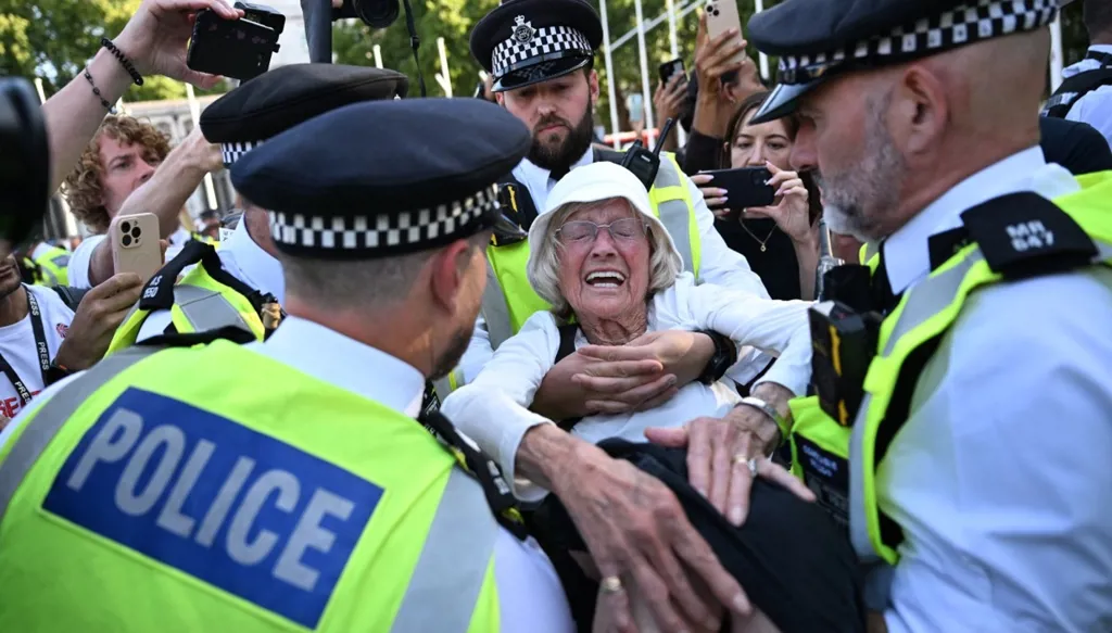 حصيلة جديدة: توقيف 522 شخصاً خلال تظاهرة مؤيدة لمنظمة "فلسطين أكشن" في لندن