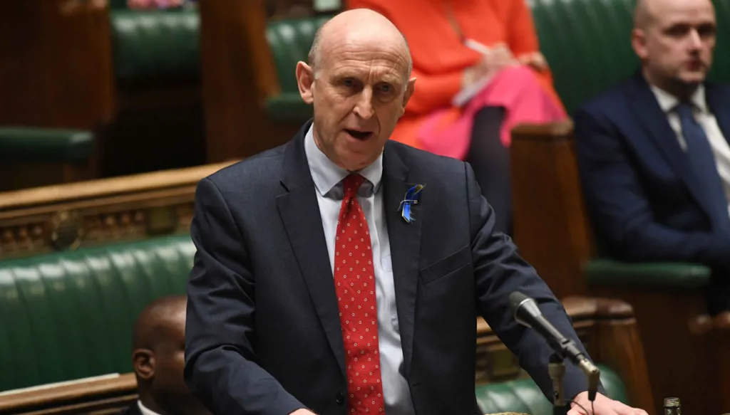 المملكة المتحدة تطلق برنامجا لجذب الشباب إلى الجيش