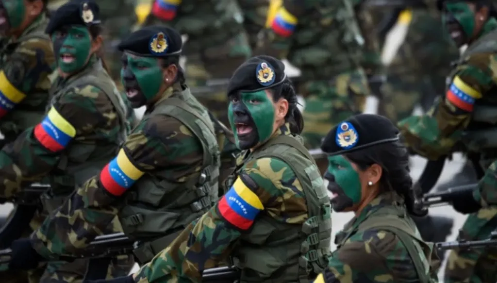 انضمام 5600 جندي إلى الجيش الفنزويلي في خضم توترات مع واشنطن