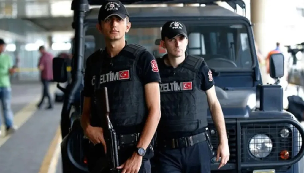 توقيف 11 شخصا باسطنبول في حادثة وفاة سائحة وطفليها