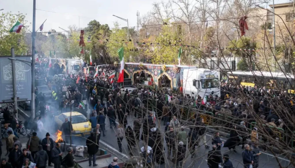 نجل الرئيس الإيراني يدعو إلى إنهاء حجب الإنترنت