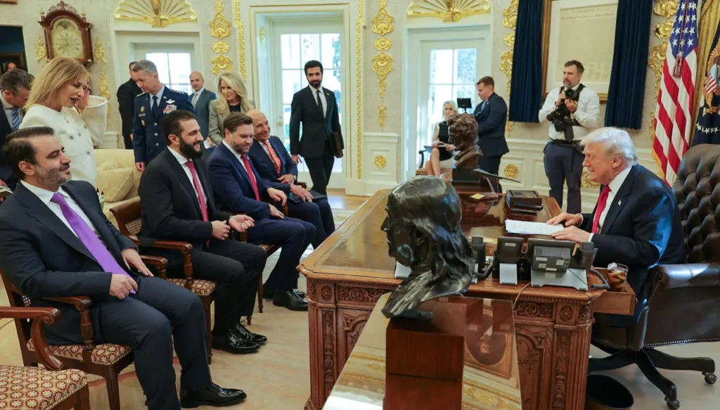 الرئاسة السورية: الشرع وترامب ناقشا تعزيز العلاقات والقضايا الإقليمية