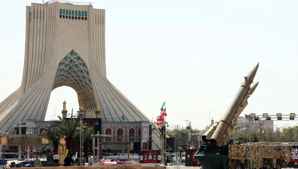 إسرائيل تُبقي حالة التأهب القصوى وسط غموض بشأن الهجوم الأميركي "الأعنف" على إيران