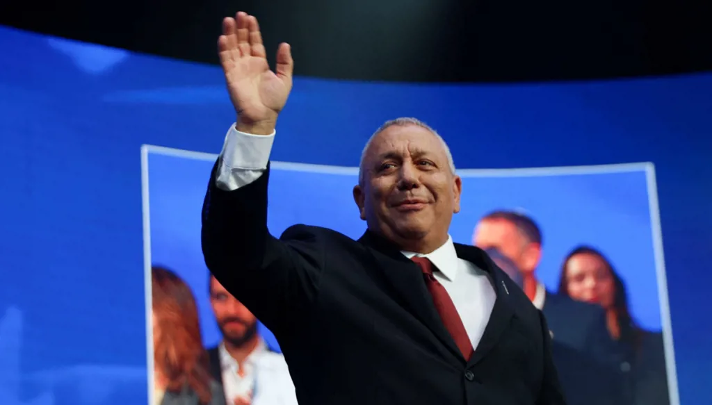 "الانضمام مفتوح للجميع"... آيزنكوت يعلن عن 4 مبادئ للمشاركة في حكومته