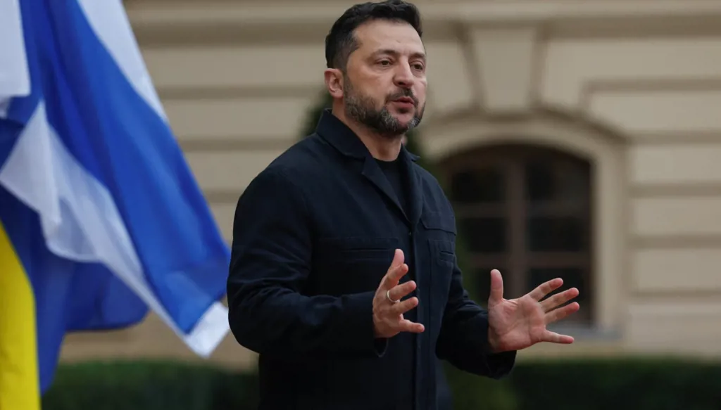 زيلينسكي يؤكد عقد اجتماع يجمع كييف وموسكو وواشنطن الشهر المقبل