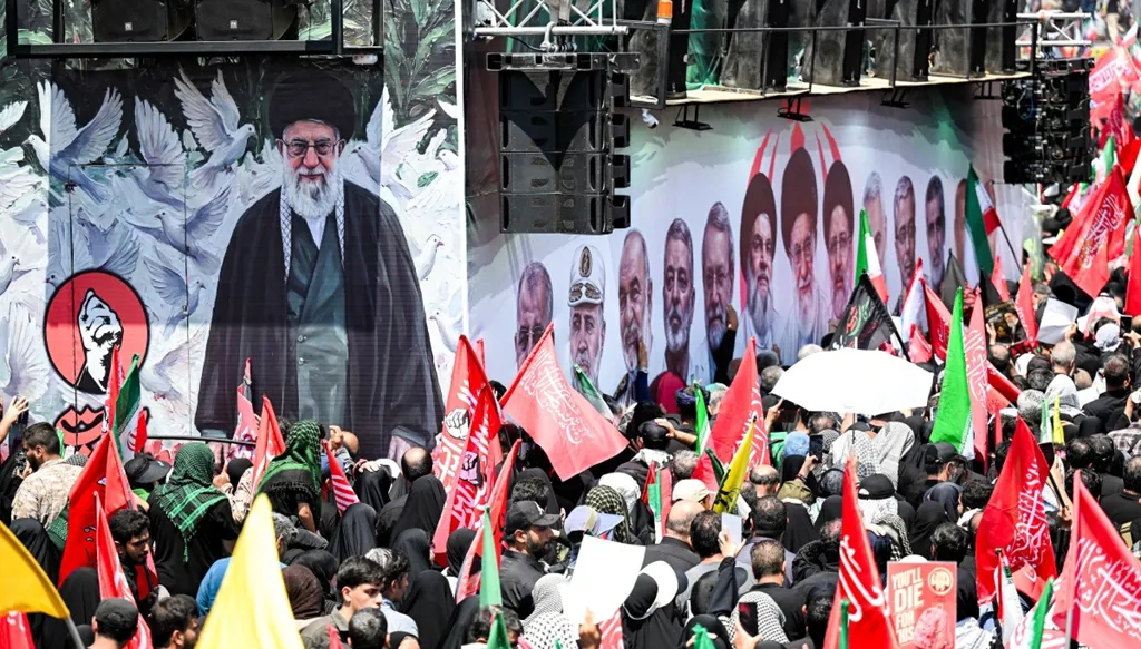 رويترز: شوارع إيران تكتظ بمشيعي خامنئي لكن جمر الاستياء يضطرم تحت الرماد