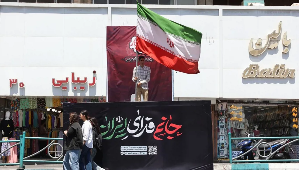 إيران توسع هجماتها ضد دول عربية باستهداف منشآت حيوية... إليكم أبرز ردود الفعل